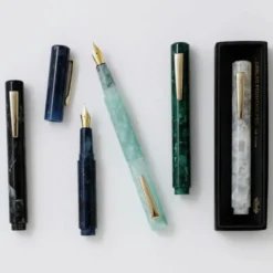 Hightide Attache Marbled Fountain Pen