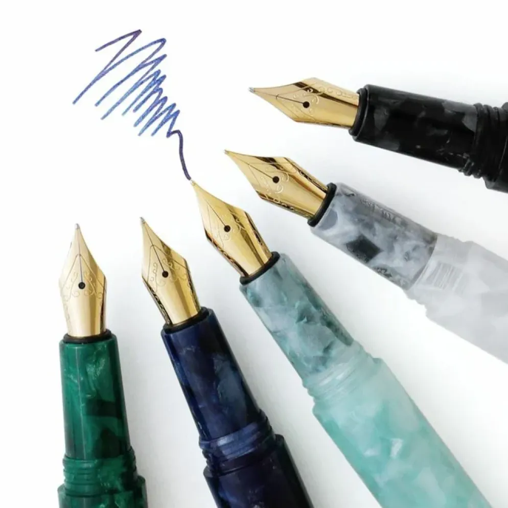 Hightide Attache Marbled Fountain Pen