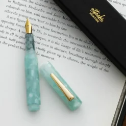 Hightide Attache Marbled Fountain Pen