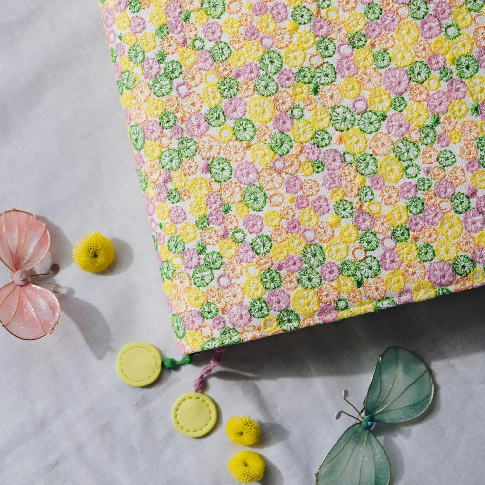 Hobonichi 2026 A5 Cousin Cover: minä perhonen - skyful (Yellow)