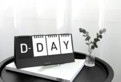 Iconic D-Day Desk Calendar – Perpetual Countdown & Date Tracker