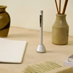 Makers Cabinet Lazlo Drop Stand – Brass or Aluminium, Elegant Desk Display