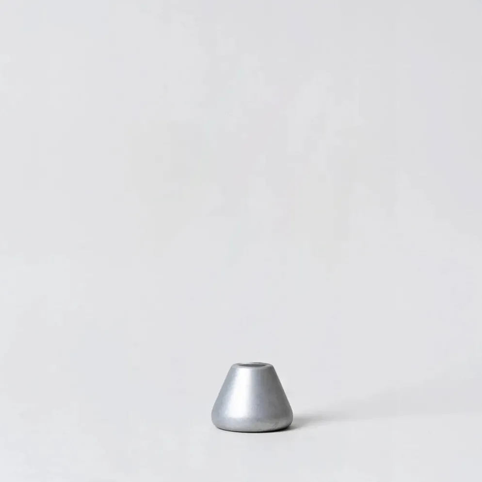 Makers Cabinet Lazlo Drop Stand – Brass or Aluminium, Elegant Desk Display